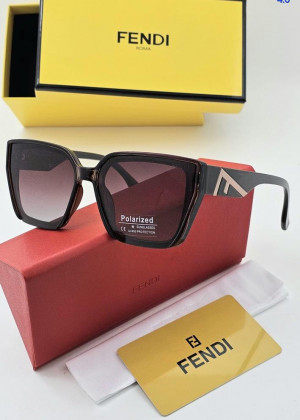 Набор женские солнцезащитные очки, коробка, чехол + салфетки 21209732
