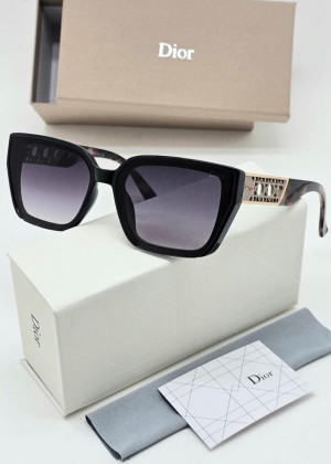Набор женские солнцезащитные очки, коробка, чехол + салфетки 21215685