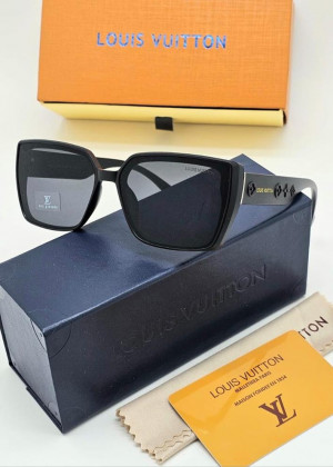 Набор женские солнцезащитные очки, коробка, чехол + салфетки 21222257
