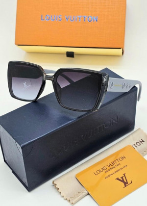Набор женские солнцезащитные очки, коробка, чехол + салфетки 21222258