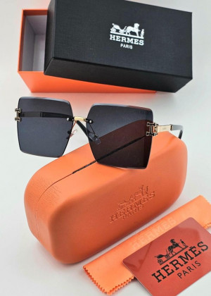 Набор женские солнцезащитные очки, коробка, чехол + салфетки 21232891