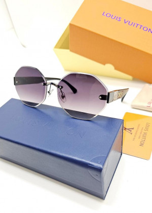 Набор женские солнцезащитные очки, коробка, чехол + салфетки 21235497