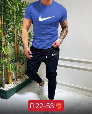 Спортивный костюм #22693419