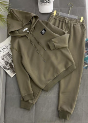 Спортивный костюм