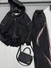 Спортивный костюм