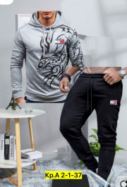 Спортивный костюм