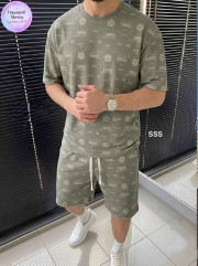 Костюм