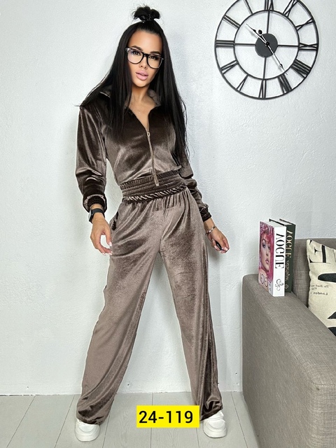 Спортивный костюм 22915437