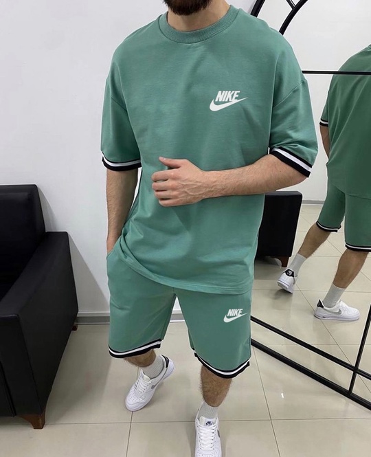 Спортивный костюм 22915421