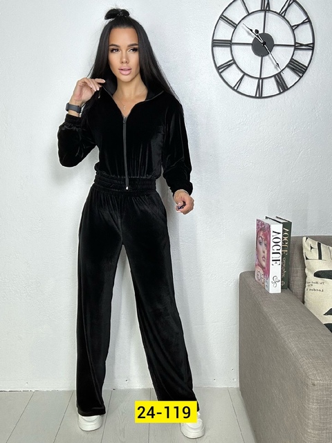 Спортивный костюм 22915437