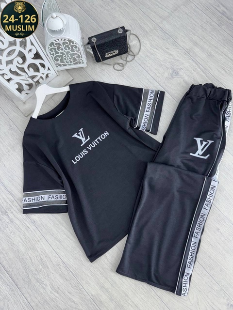 Спортивный костюм 22916644