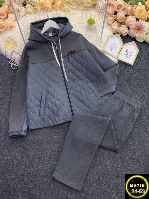 Спортивный костюм 22935441