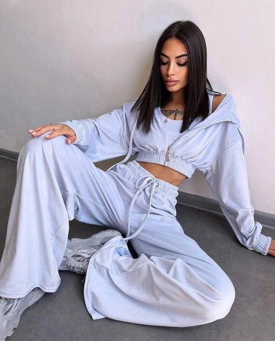 Спортивный костюм 22936476