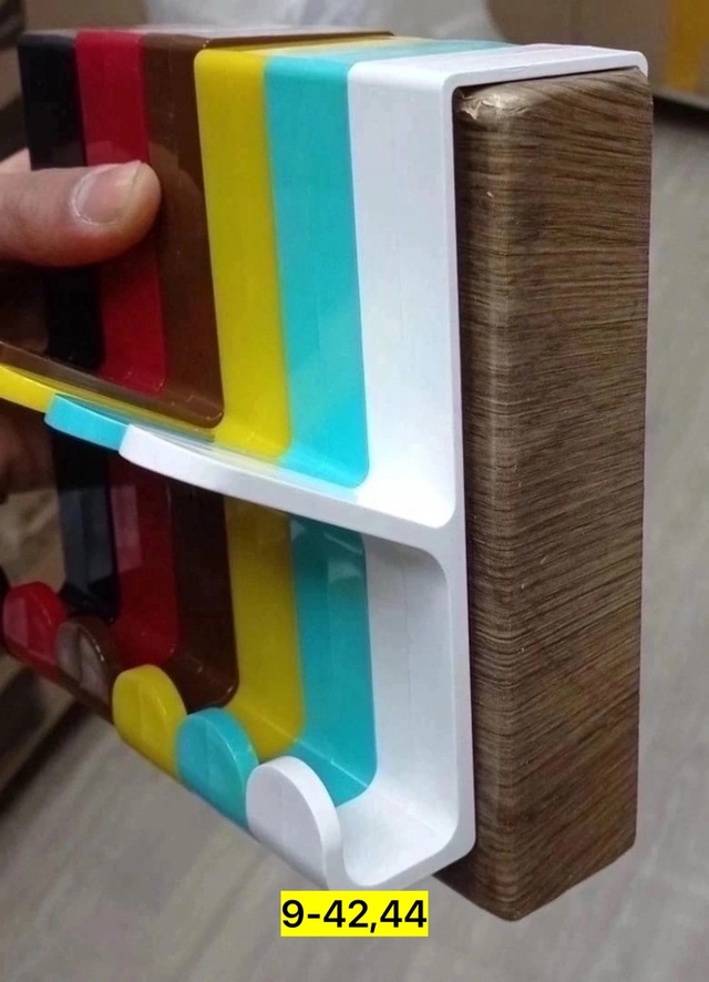 Вешалка 22937528