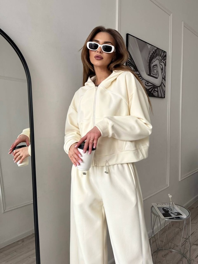 Спортивный костюм 22937781