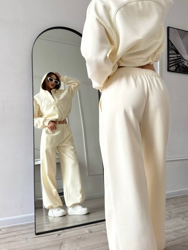 Спортивный костюм 22937781