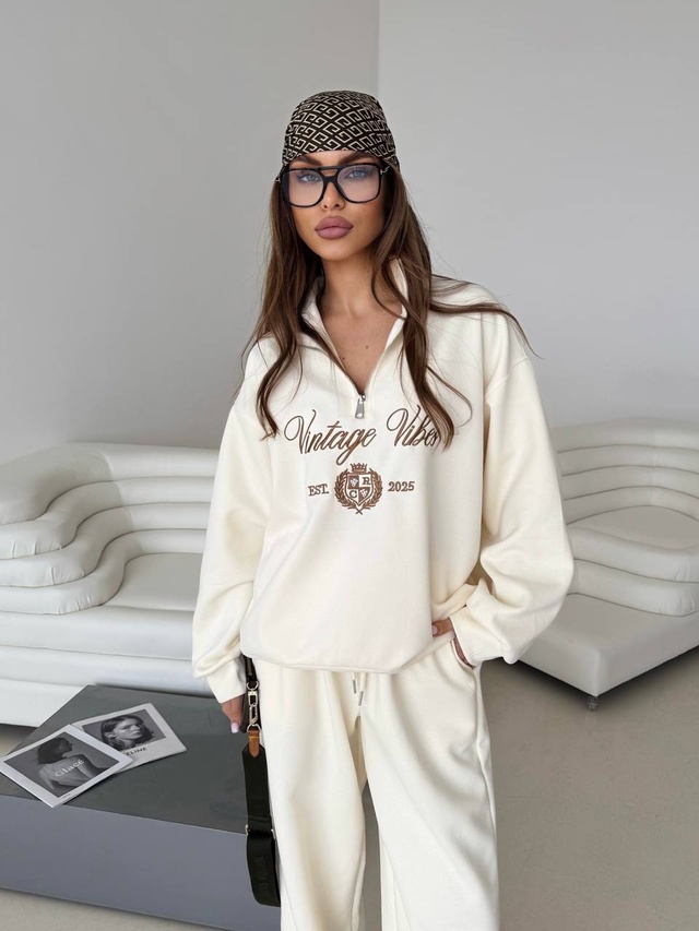 Спортивный костюм 22937779