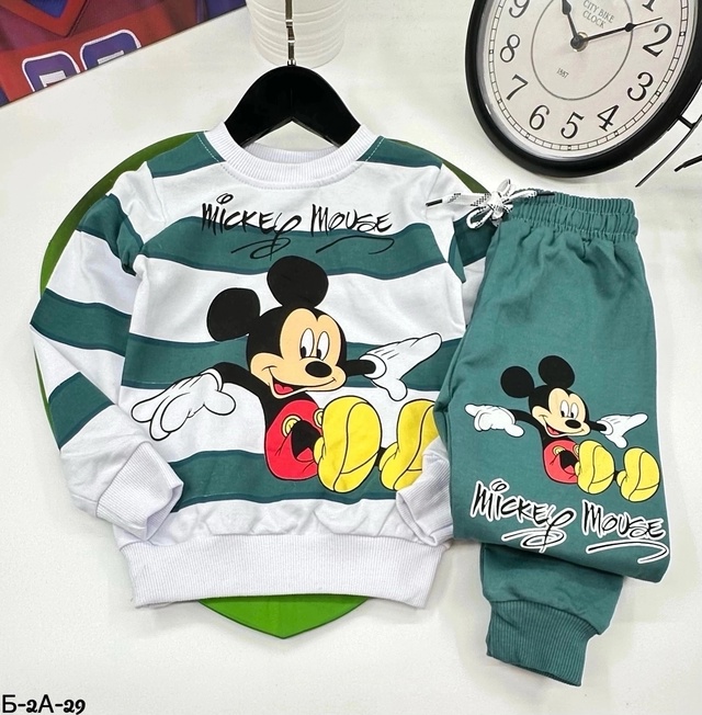 Спортивный костюм 22939595