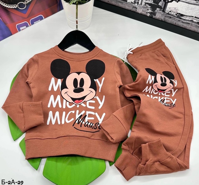 Спортивный костюм 22939824