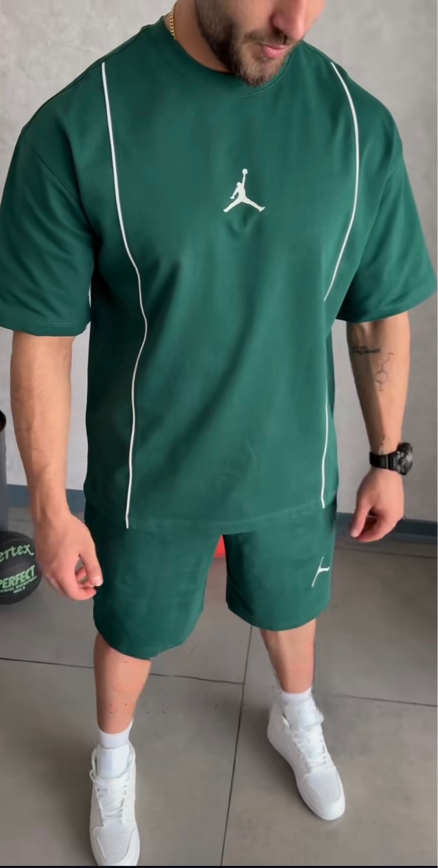 Спортивный костюм 22940884