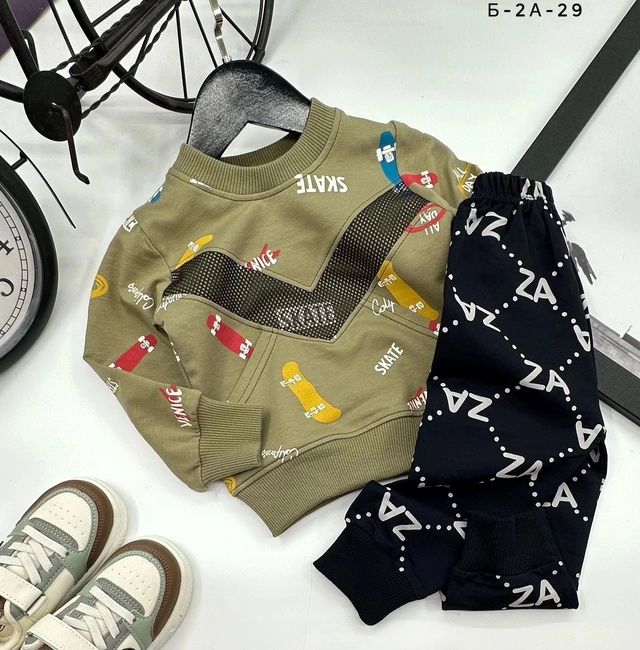 Спортивный костюм 22940714