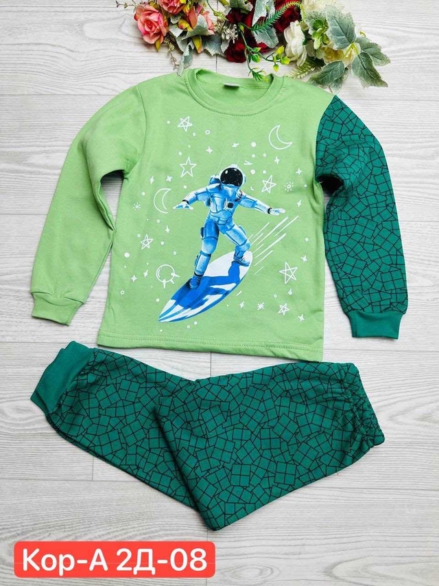 Спортивный костюм 22941491