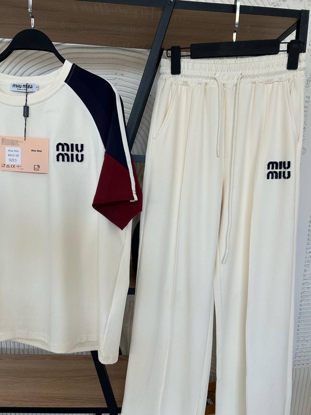 Спортивный костюм 22942021