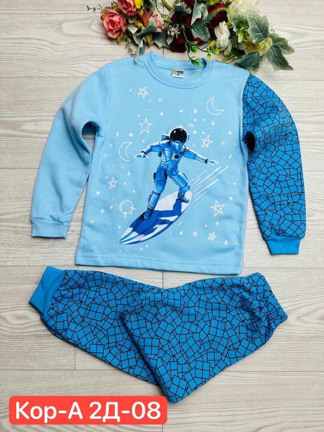 Спортивный костюм 22941491