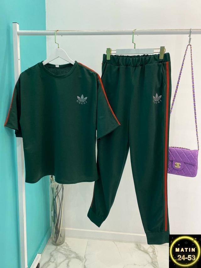 Спортивный костюм 22943841