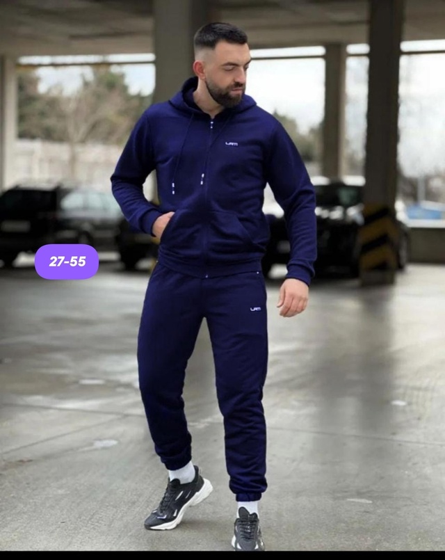 Спортивный костюм 22942743