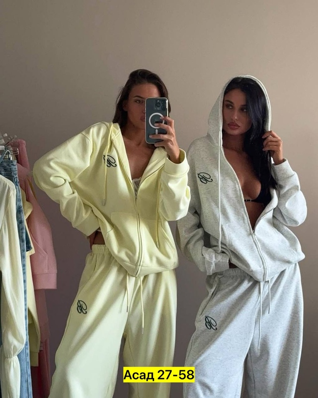 Спортивный костюм 22944260