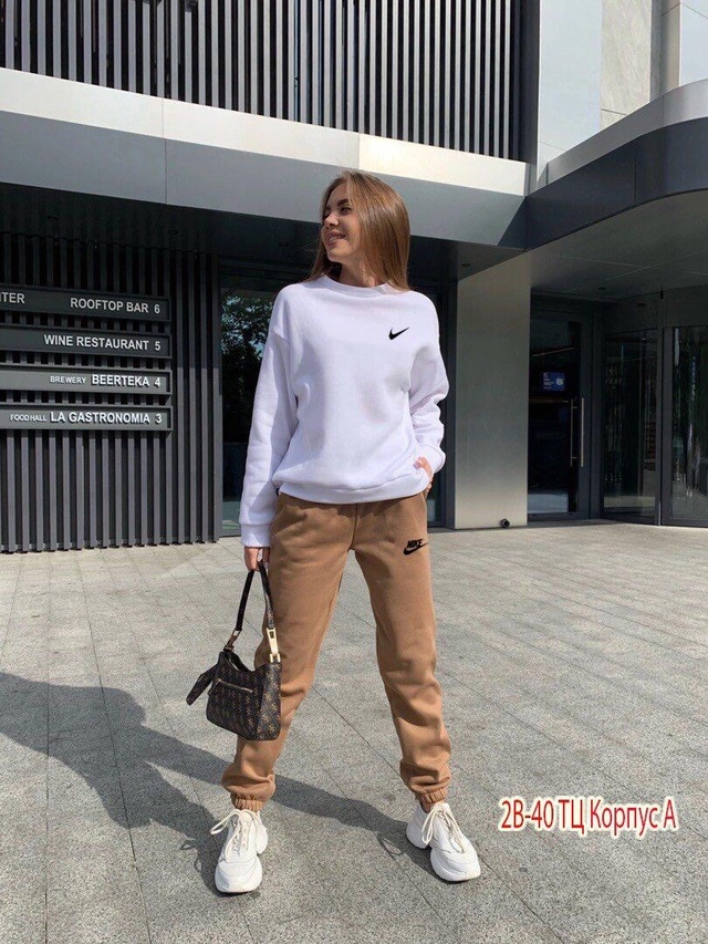 Спортивный костюм 22949856