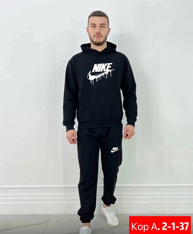 Спортивный костюм 22951317