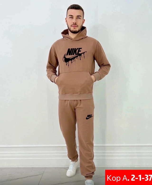 Спортивный костюм 22951317