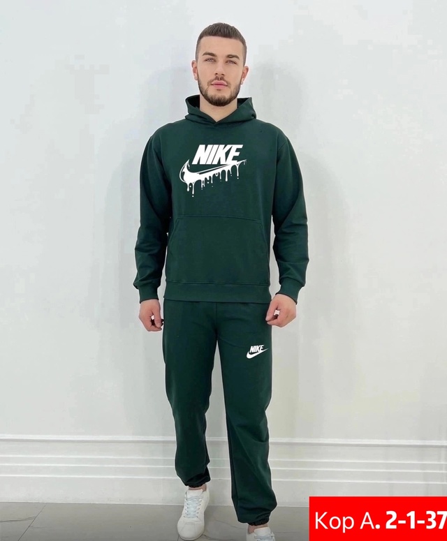 Спортивный костюм 22951317