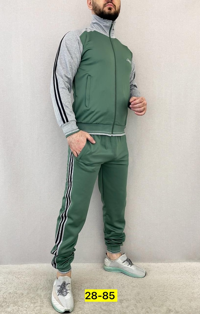 Спортивный костюм 22954230