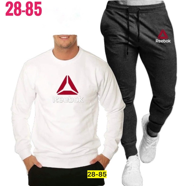 Спортивный костюм 22960242