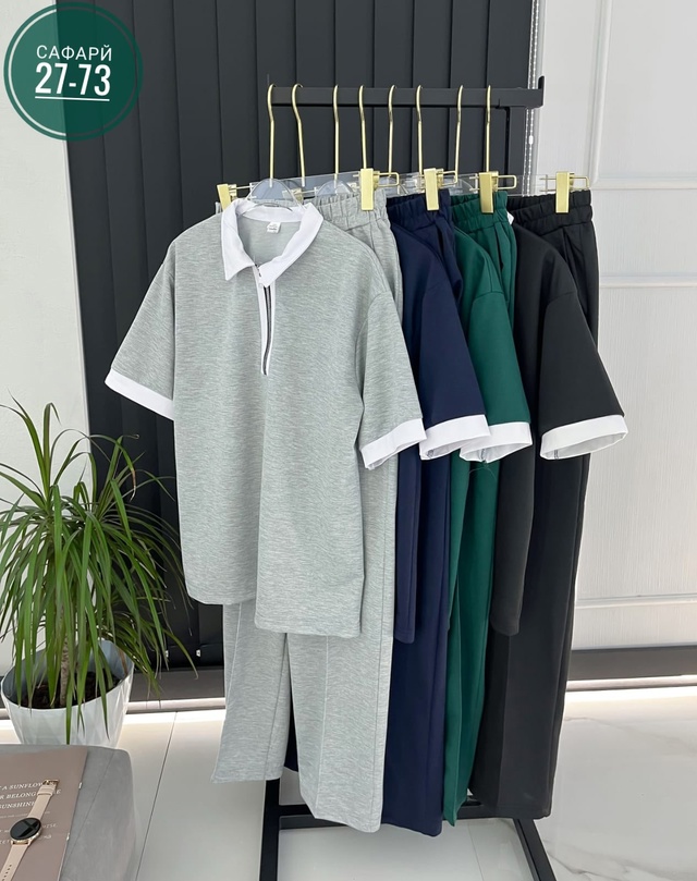 Спортивный костюм 22960652