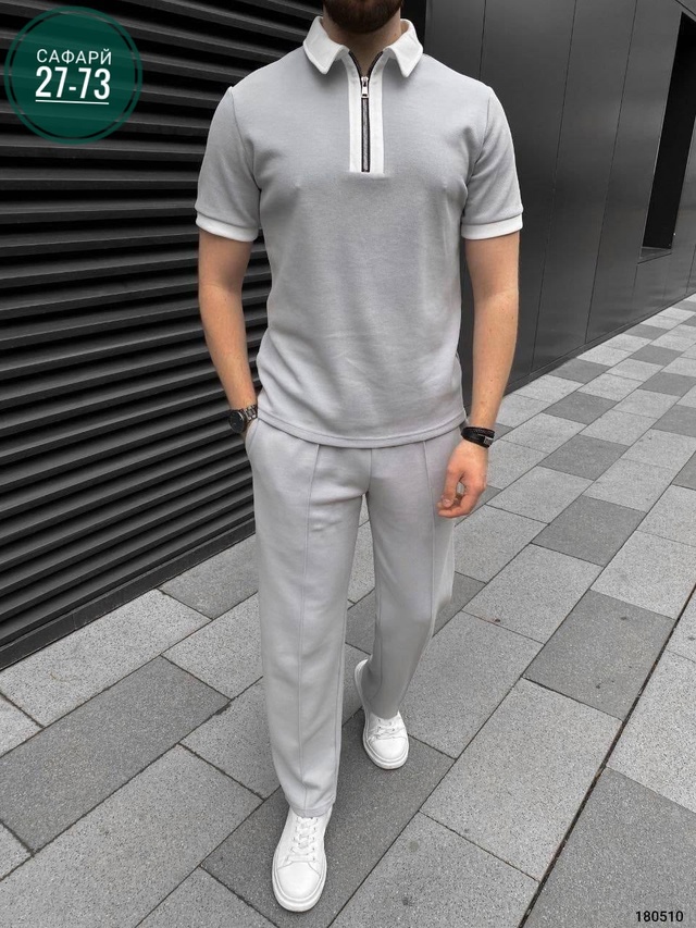 Спортивный костюм 22960652