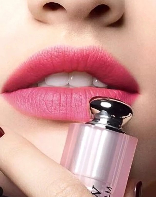 Помада 22965750