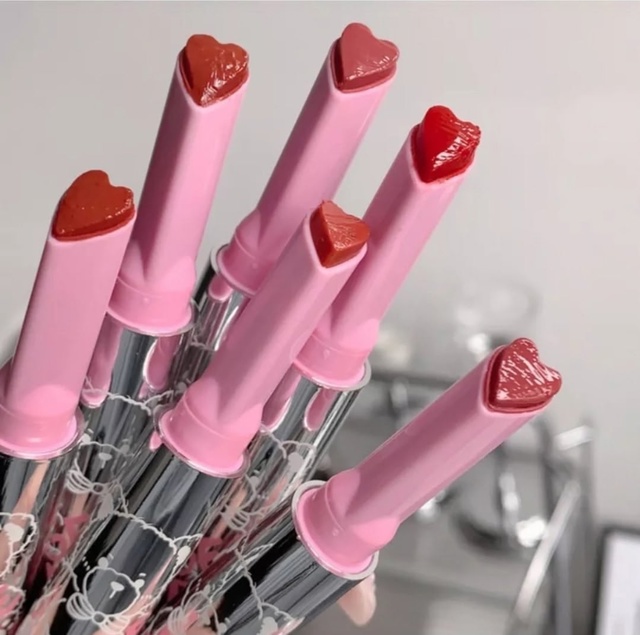 Помада 22965262