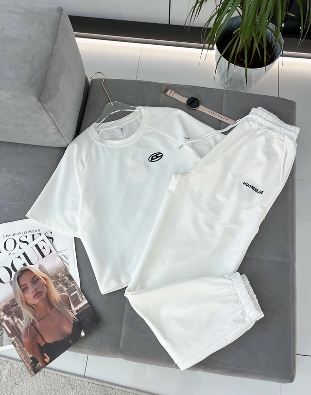 Спортивный костюм 22966692