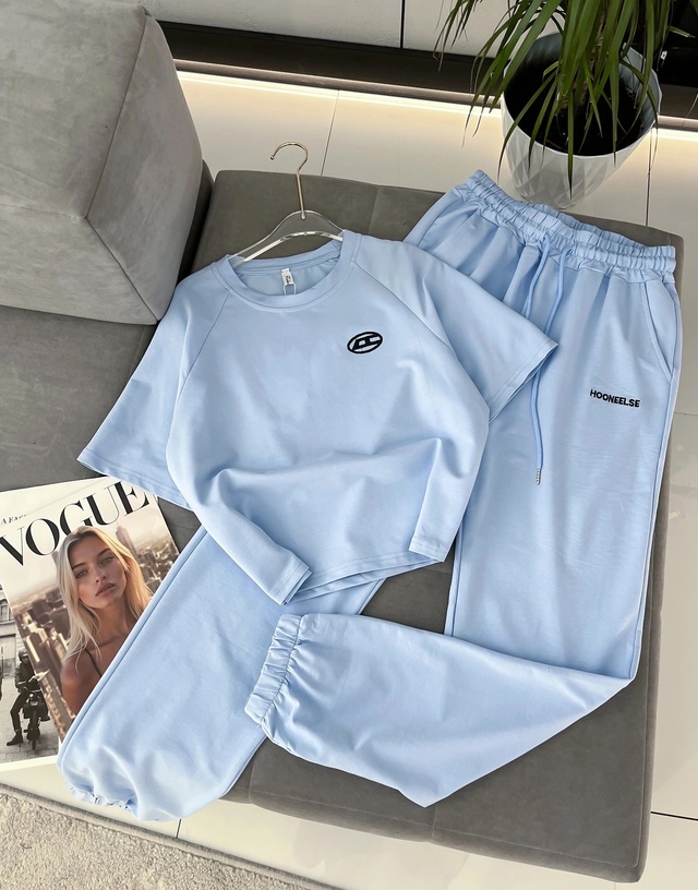 Спортивный костюм 22966692