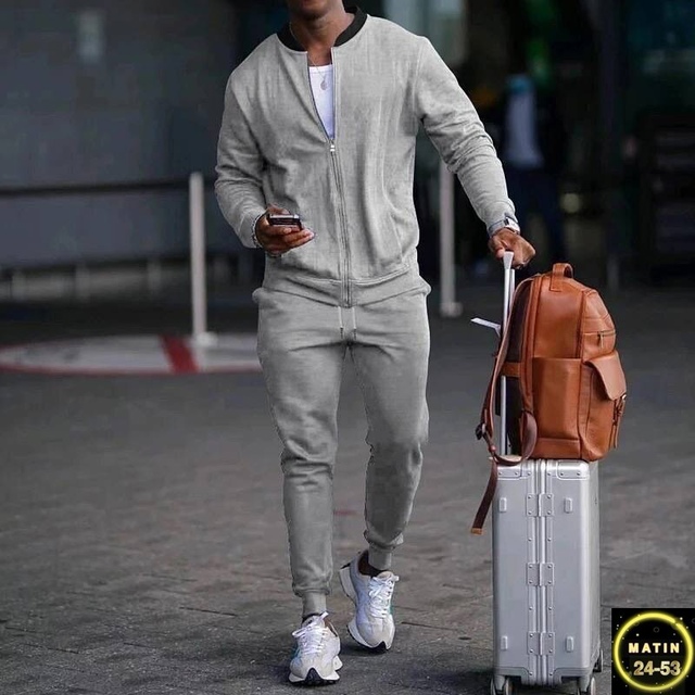 Спортивный костюм 22971088