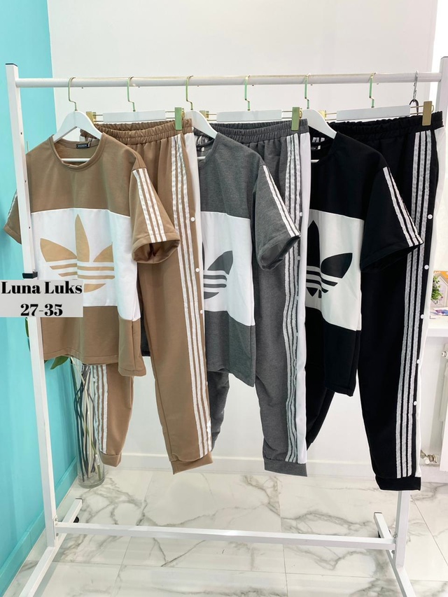 Спортивный костюм 22974785