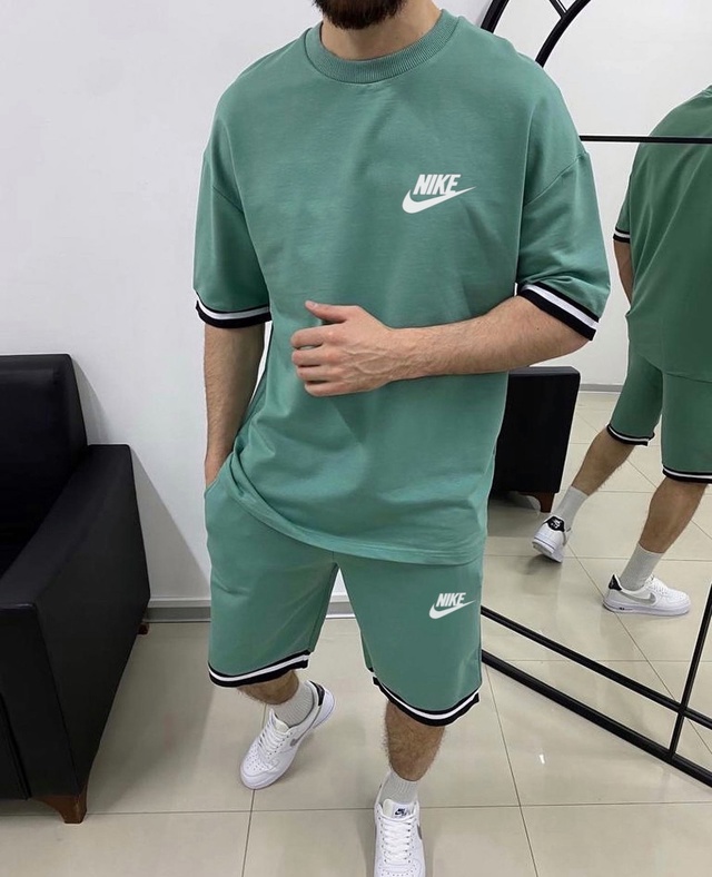 Спортивный костюм 22976909