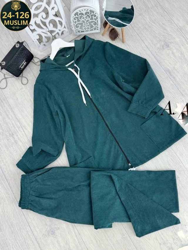 Спортивный костюм 22976416