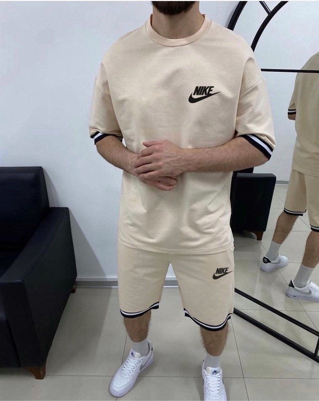 Спортивный костюм 22976909