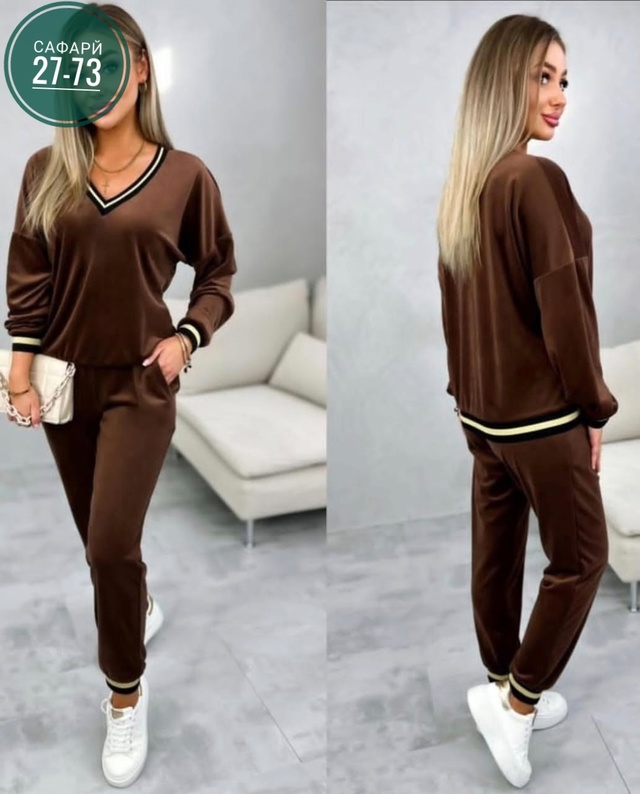 Спортивный костюм 22979160