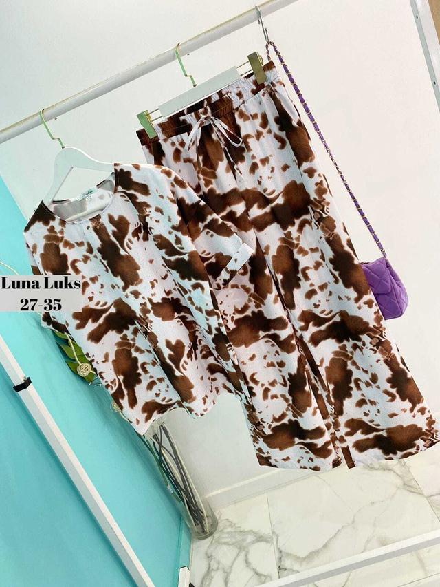 Спортивный костюм 22979128